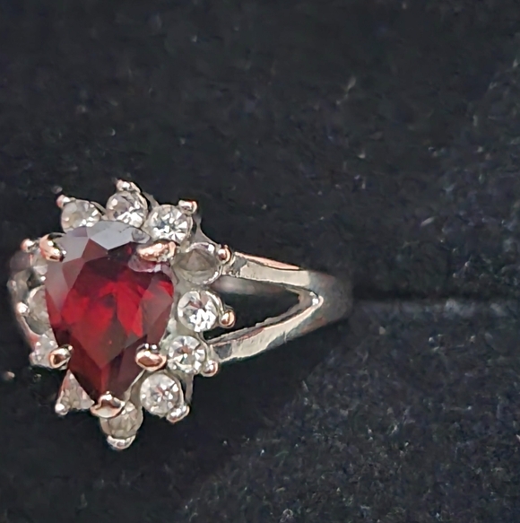 Red Gemstone Ring - Picture 2 of 3